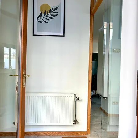 Aux Portes Du Marche *