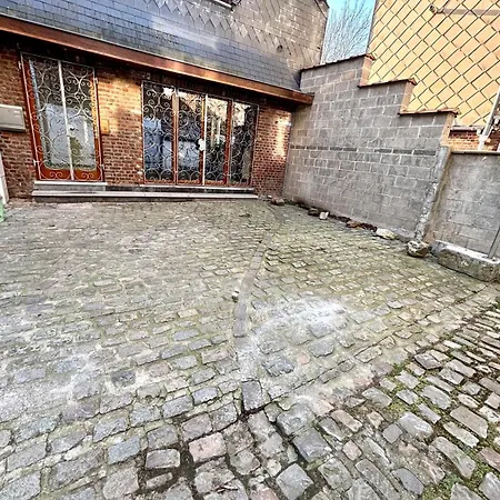 Aux Portes Du Marche Holiday home *